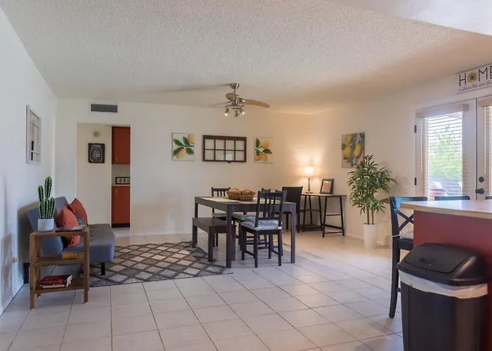Charming House Pool Near Kiwanis Park Freeways Holiday home *